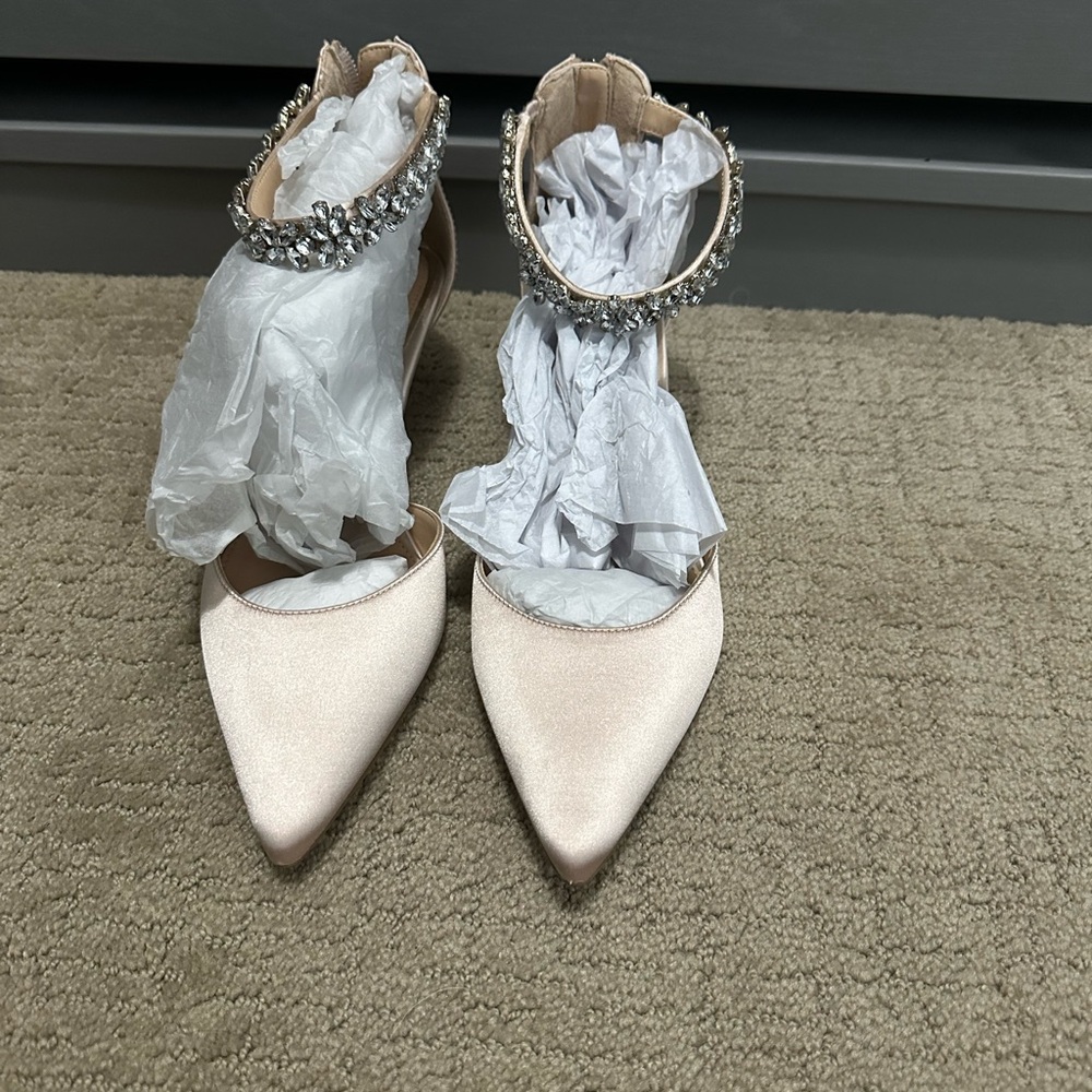 Jewel by Badgley Mischka Champagne Robles Heels
